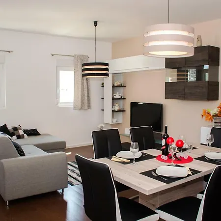Appartement Cosy Apartment - Free Parking Marli 3 *