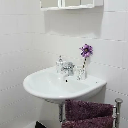 Appartement Cosy Apartment - Free Parking Marli 3 *