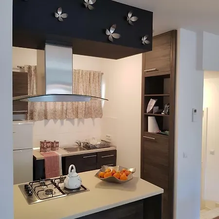 Cosy Apartment - Free Parking Marli 3 *
